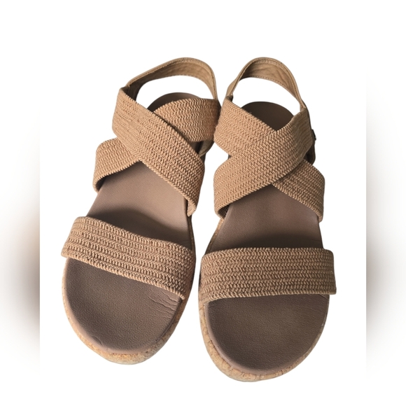 Skechers Women Arch Fit Beverlee Love Stays Wedge Sandal Tan. - Picture 2 of 6